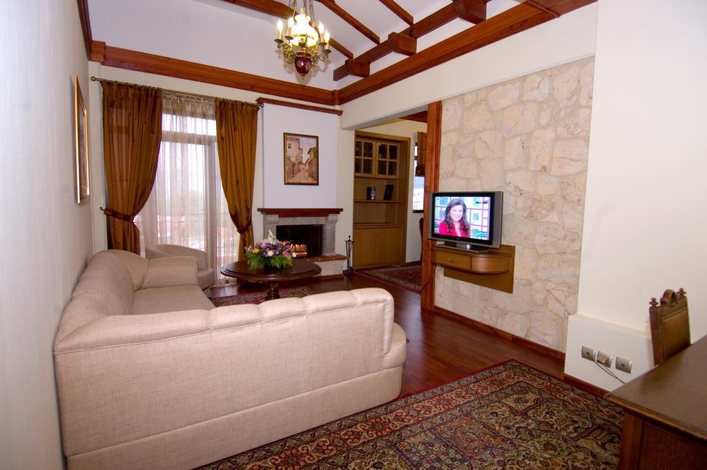 Hotel Aiges Melathron Veria  Ngoại thất bức ảnh
